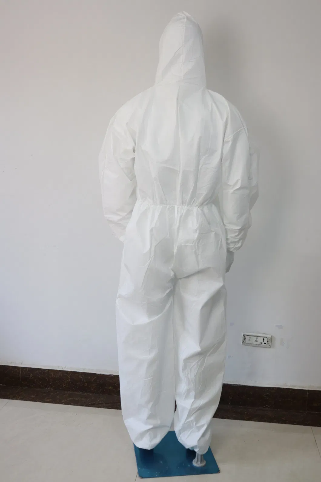 Microporous Disposable PP Protective PPE Coverall Type 5/6 with Hood